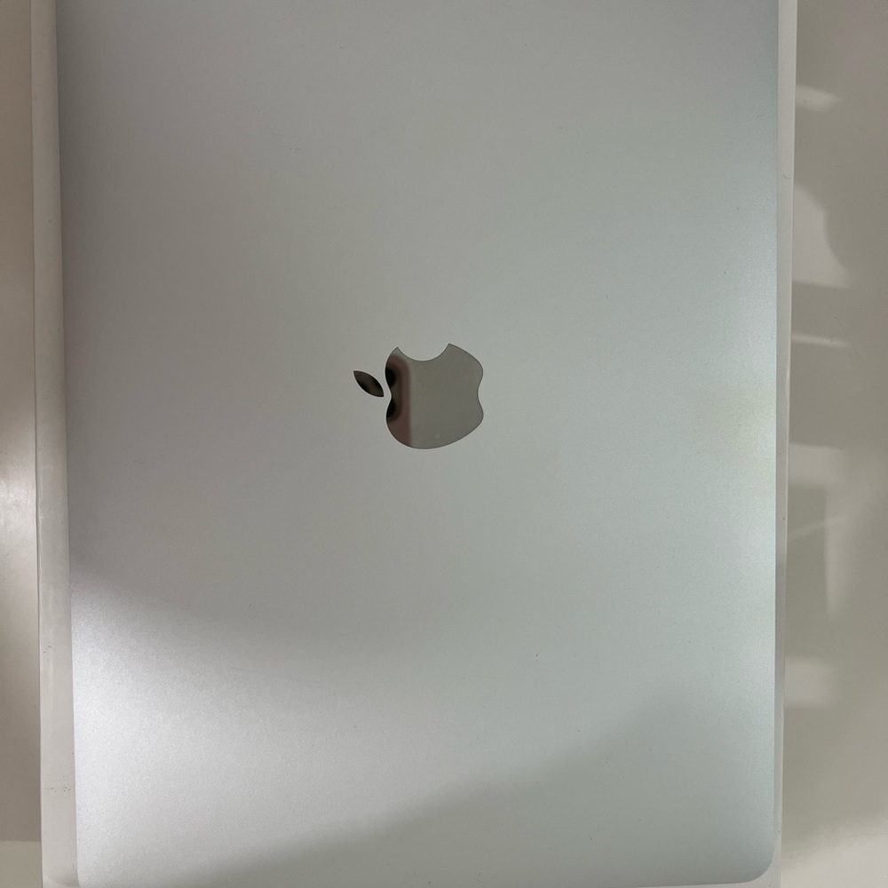 Apple MacBook Pro with Touch Bar 2019 in Silver